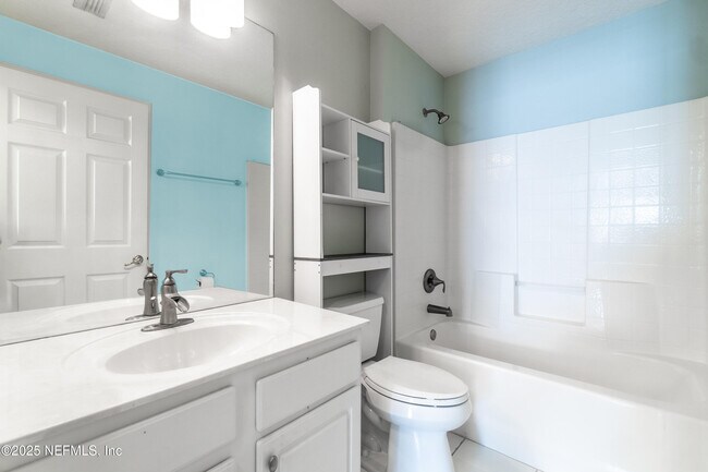 Building Photo - 1325 Fairway Village Dr