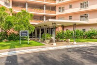 Building Photo - 2201 N Central Ave