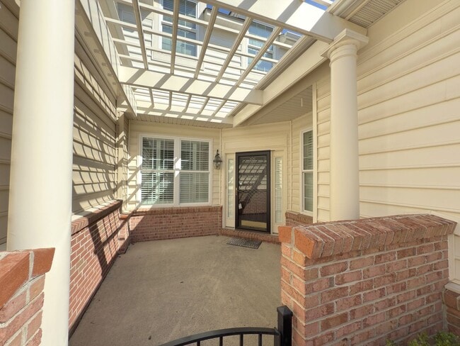 Building Photo - 3 Bedroom, 2.5 Bath, Loft, 2-Car Garage Ho...