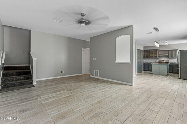 Building Photo - 2137 Shreya St