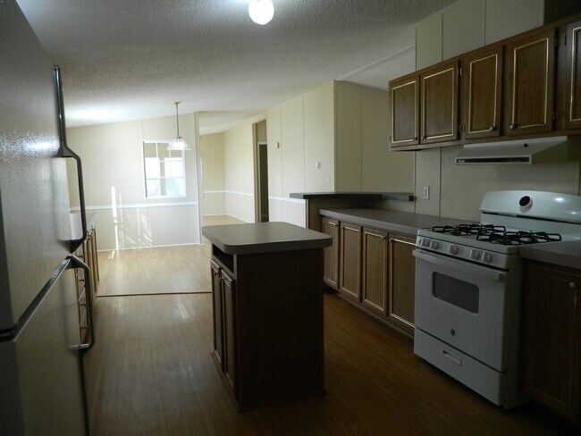 Building Photo - 3434 Corrolla