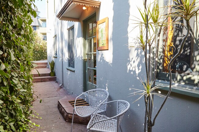 Private side entrance and outdoor patio - 2278 Silver Ridge Ave