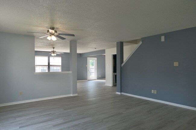 Building Photo - 6857 Maywood Cir