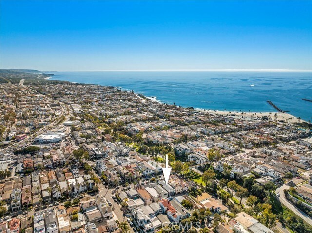 Building Photo - 411 Goldenrod Ave