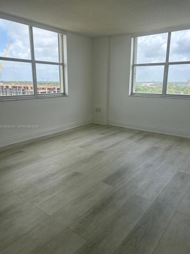 Building Photo - 11111 Biscayne Blvd