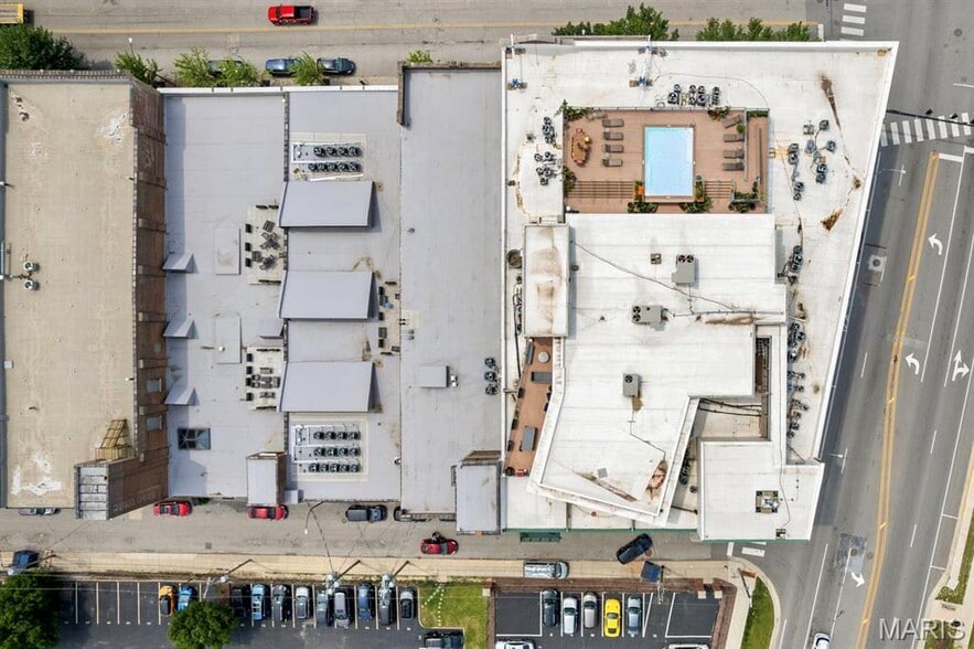 Building Photo - 2323 Locust St