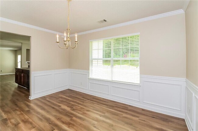 Building Photo - 629 Tomahawk Pl SW