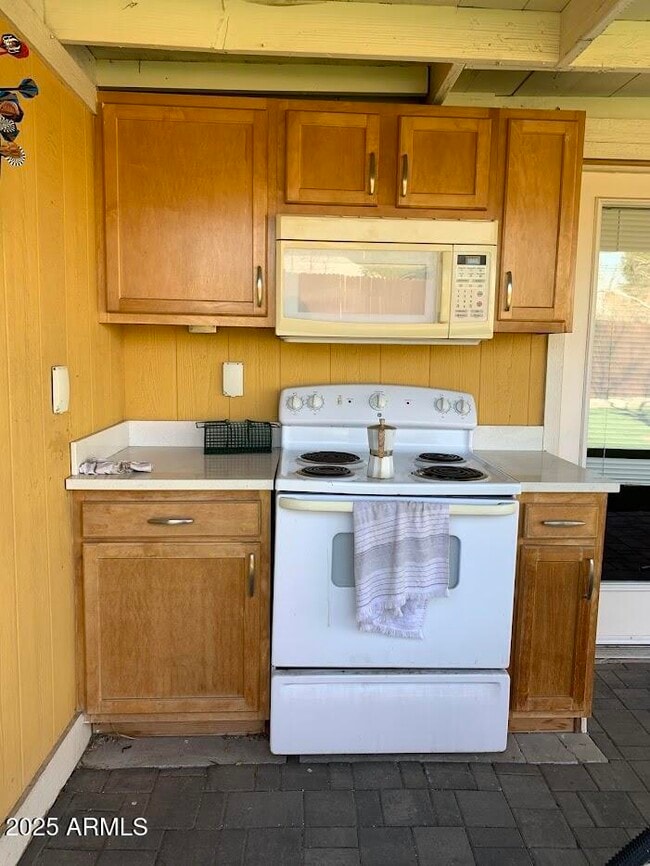 Building Photo - 422 W Eva St