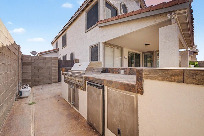 Building Photo - 6772 W Sonnet Dr