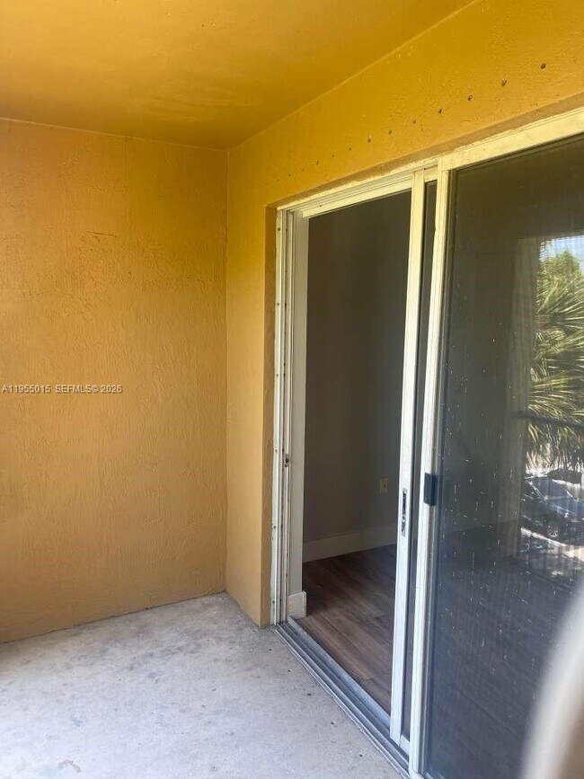 Building Photo - 7930 N Nob Hill Rd