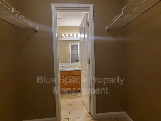 Building Photo - 6237 Dorsett Shoals Rd