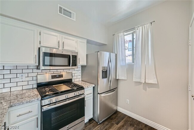Building Photo - 9050 W Warm Springs Rd