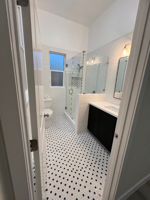 Building Photo - 617 W 76th St