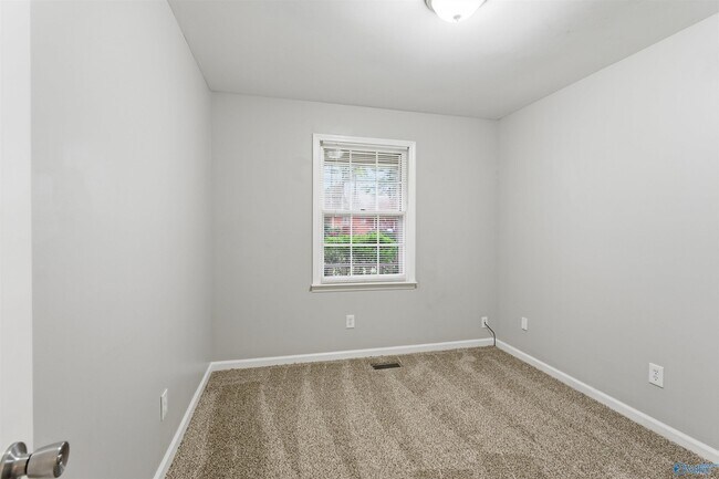 Building Photo - 121 Grayson Ave