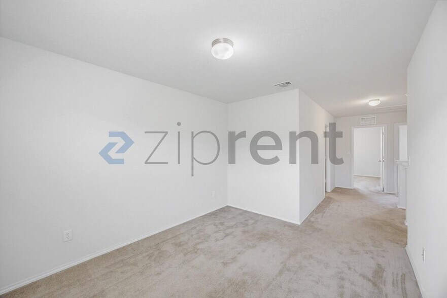 Building Photo - Unit