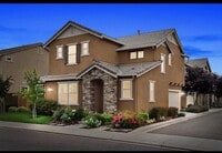 Building Photo - Riverbank dream home