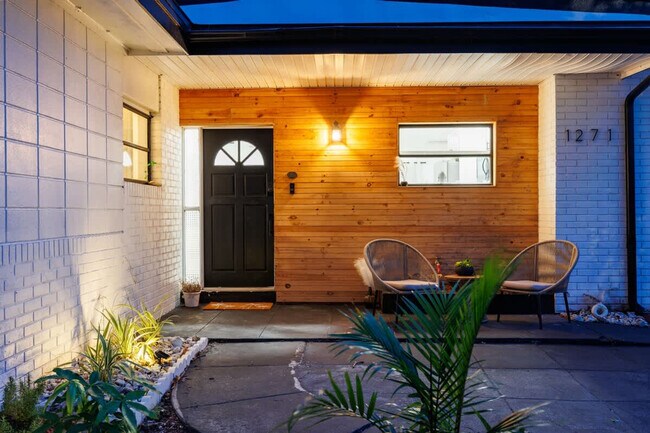 Building Photo - 1271 Woodlawn St