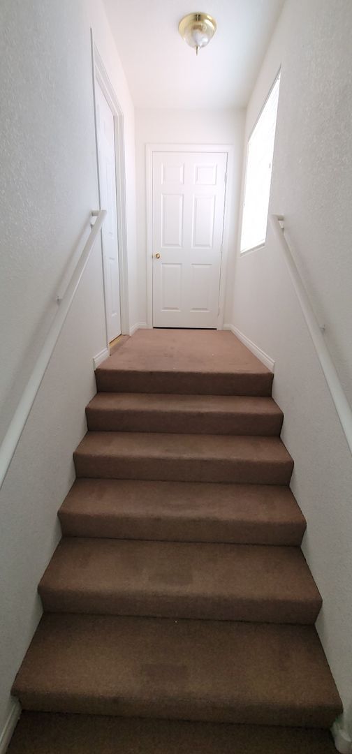 Building Photo - Beautiful Condo in Gated Community with Po...