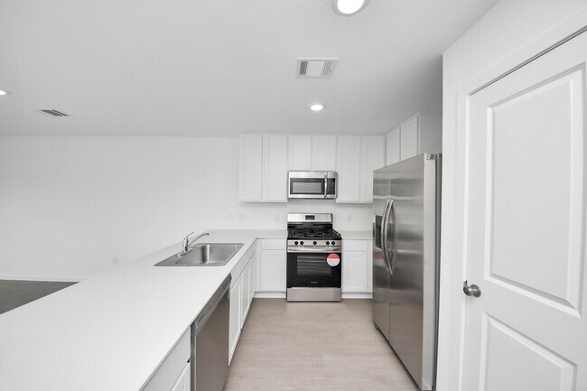 Building Photo - 27438 Sweetwater Bay Dr