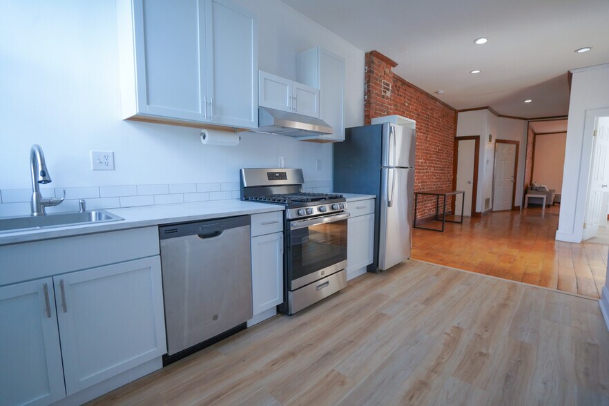 Building Photo - 5943 Kingsbury Ave