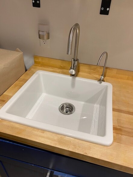 Built-in fltered water faucet. - 173 State St