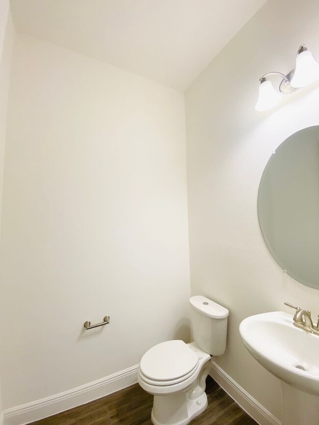 Building Photo - Luxury house for rent
