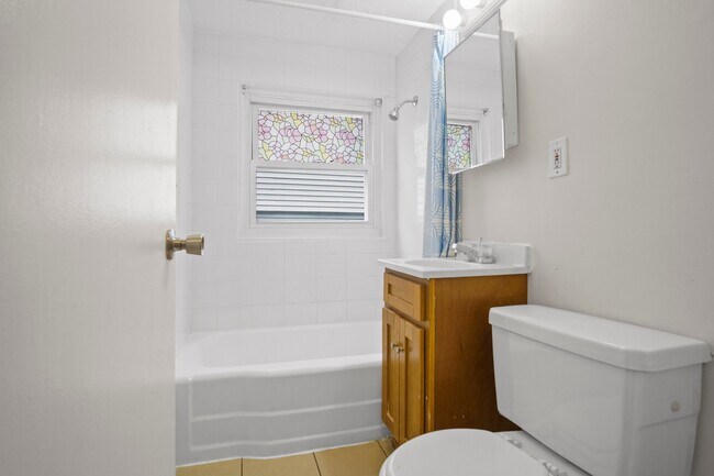 Building Photo - 25 Bailey St