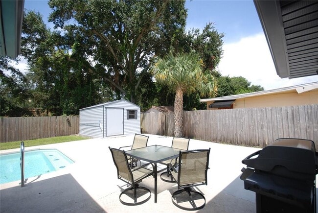 Building Photo - 6515 La Mesa Cir