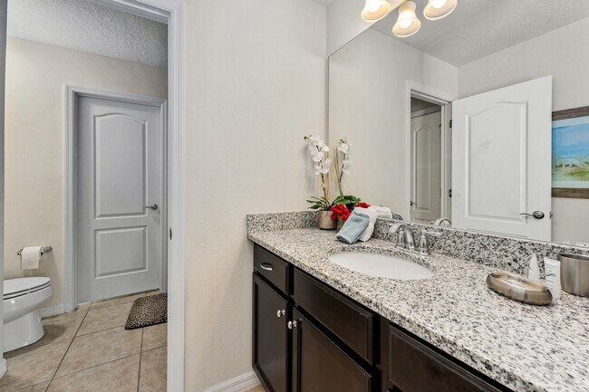 Building Photo - 8845 Rhodes St