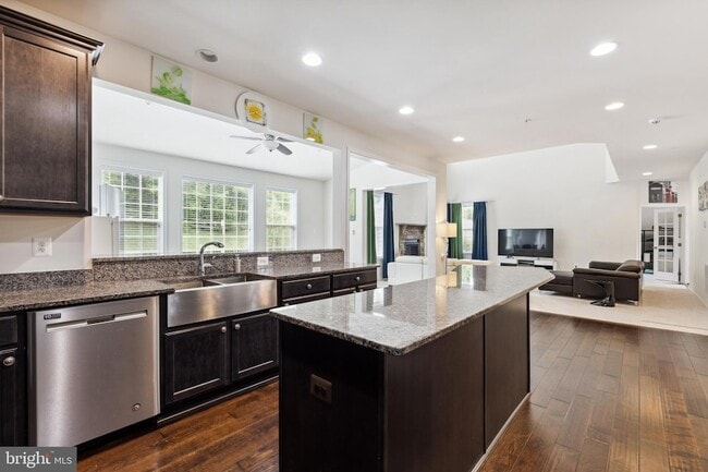 Building Photo - 2201 Monticello Ct