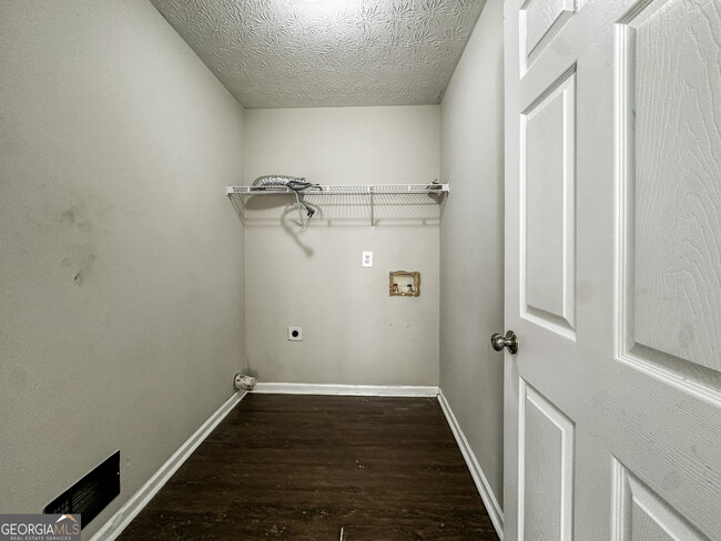 Building Photo - 20 Vintage Dr