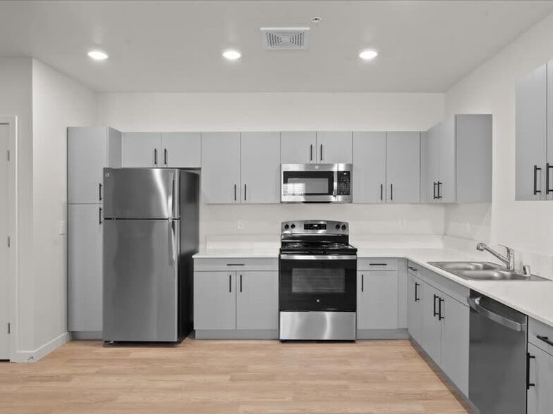 Building Photo - The Ridge at Sun Valley