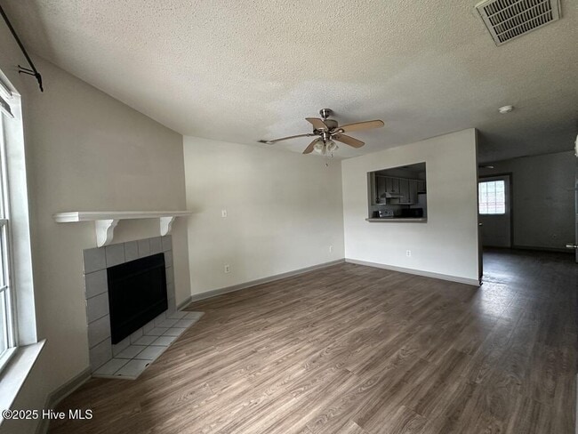 Building Photo - 1167 Pueblo Dr