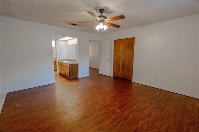 Building Photo - 503 N Walnut Creek Dr