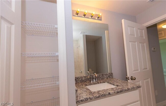 Building Photo - 1400 SW 1st Terrace