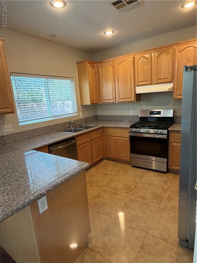 Building Photo - 10580 Calico Pines Ave