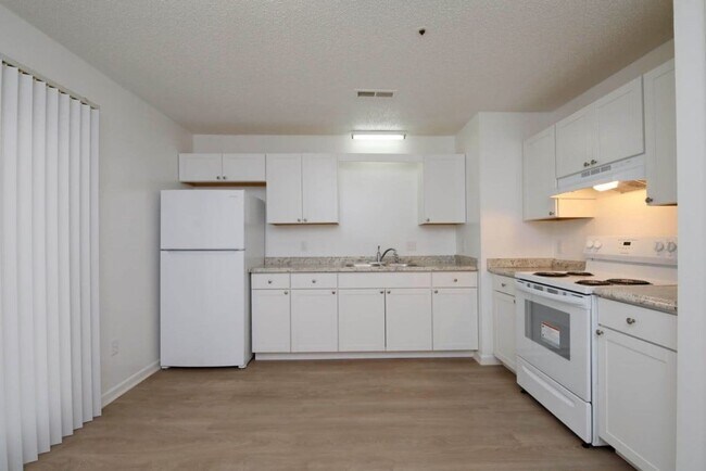 Building Photo - Two Bedroom Apartment