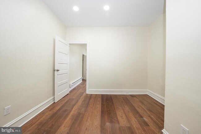 Building Photo - 22 Ardmore Ave