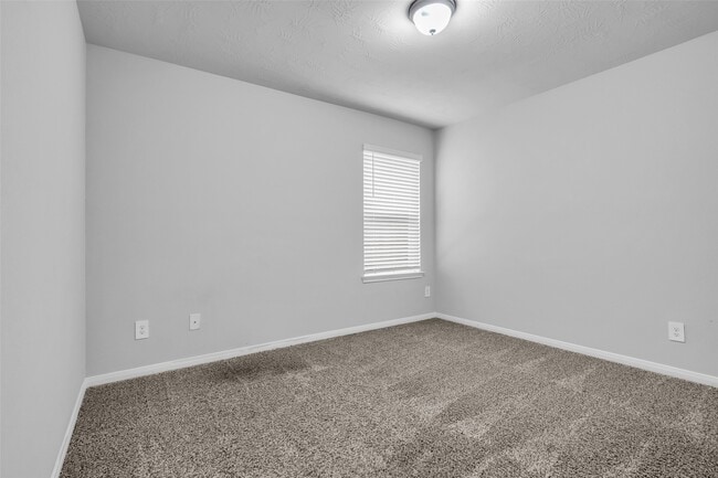 Building Photo - 3430 Redbridge court