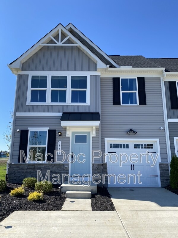 Primary Photo - 18422 Centennial Cir