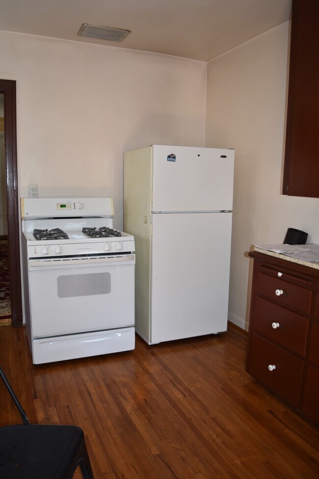 Stove and Refrigerator - 423 S Indiana St