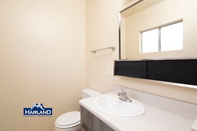 Building Photo - 2112-2114 Thomas Avenue - 2114 Unit 3-