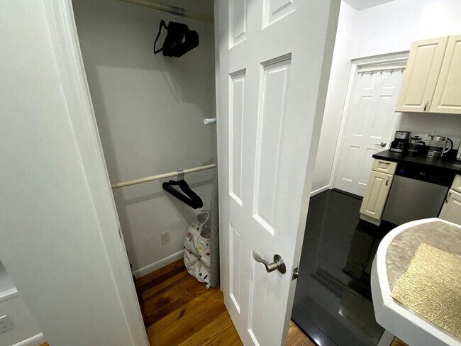 Building Photo - 310 E 103rd St