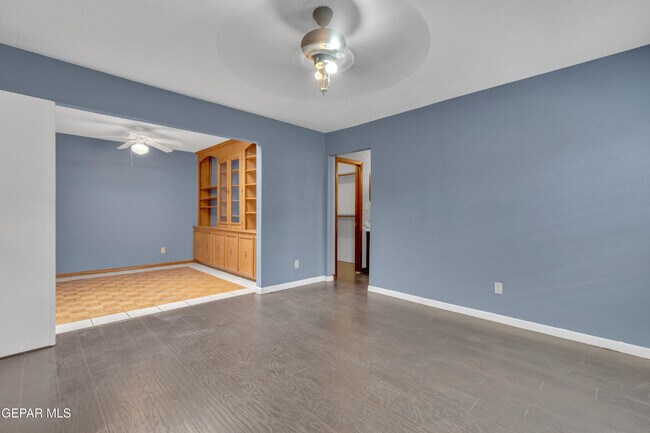 Building Photo - 6820 Villa Hermosa Dr