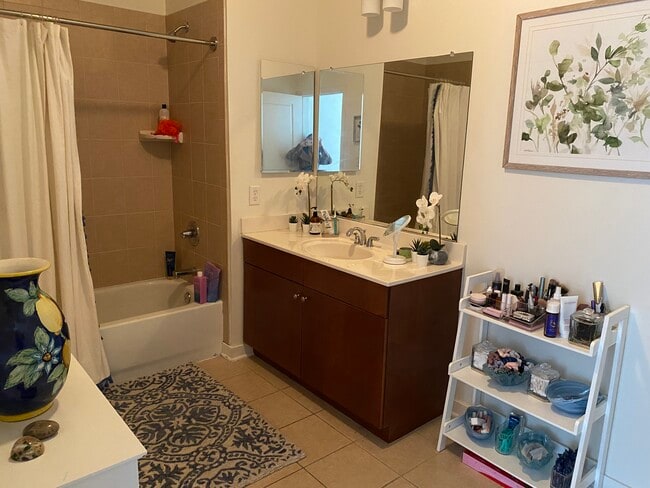 Bathroom 1 - 3201 Saint Paul St