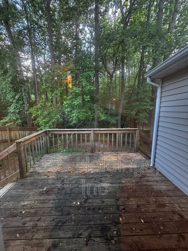 Building Photo - 3320 Pinecrest Cir