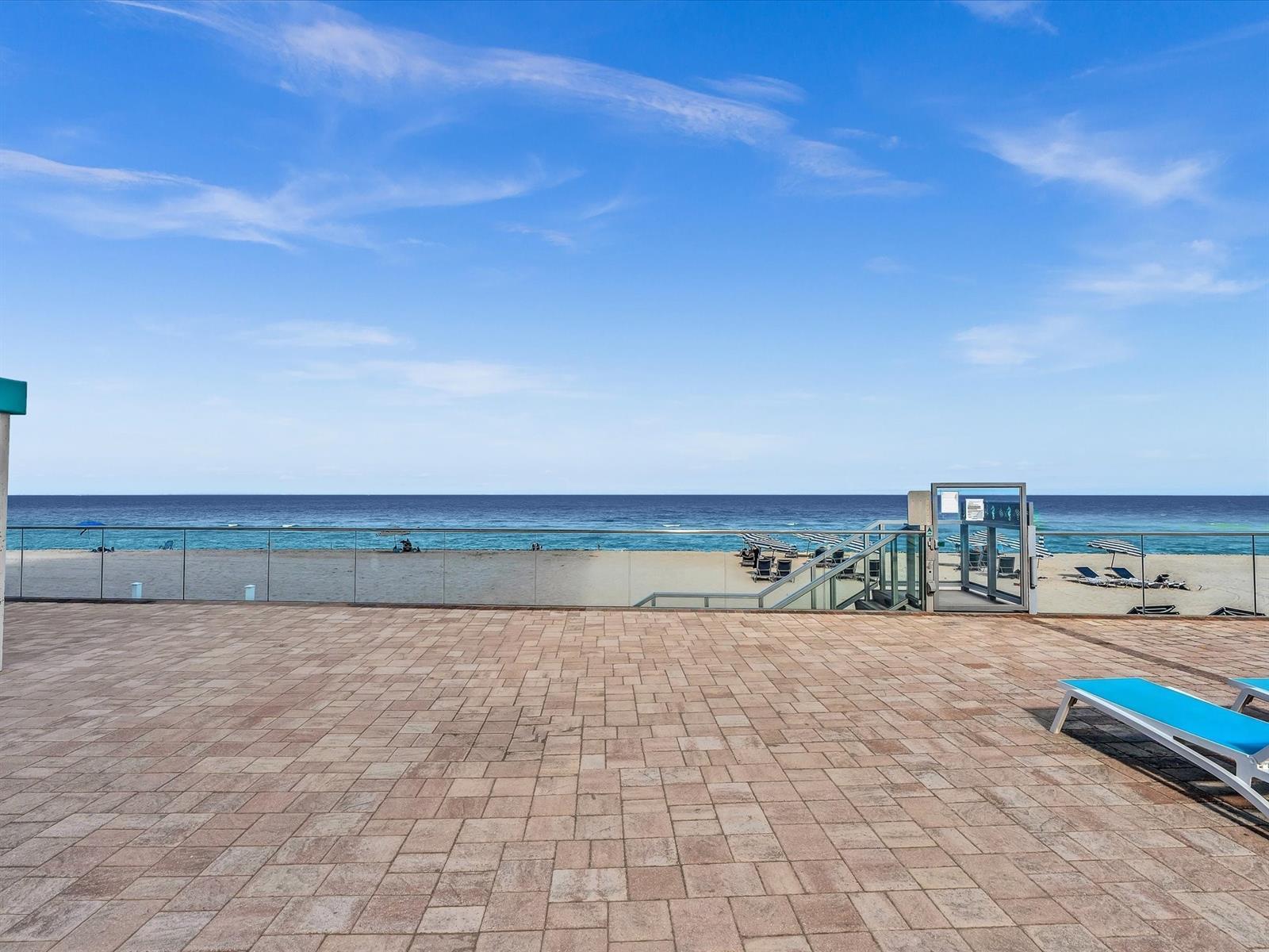 Building Photo - 3725 S Ocean Dr