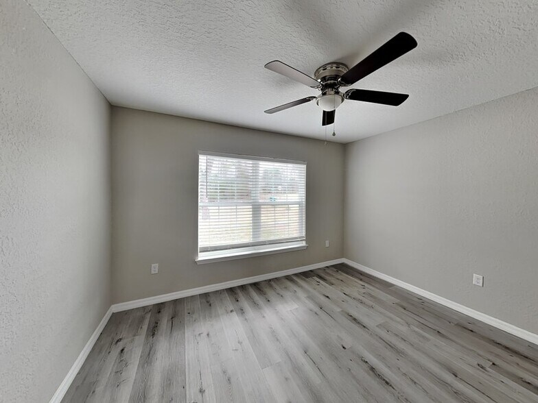 Building Photo - 3099 W Viking Ln