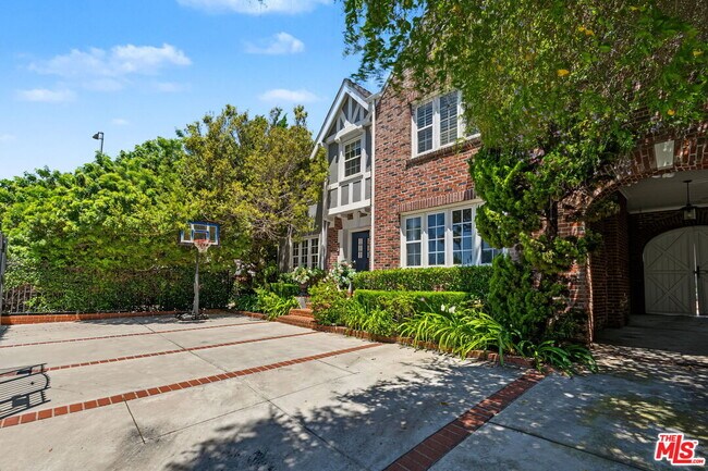 Building Photo - 644 N Cherokee Ave