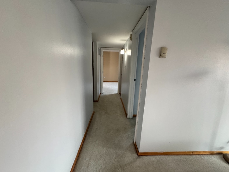 Building Photo - 6139 Knoll Wood Rd